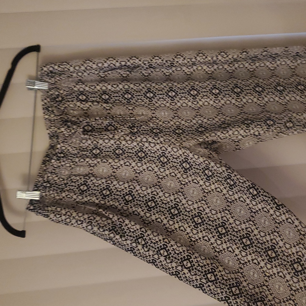 Light Pants w Pockets